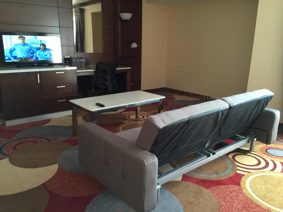 La Crystal -los Angeles-long Beach Area Carson