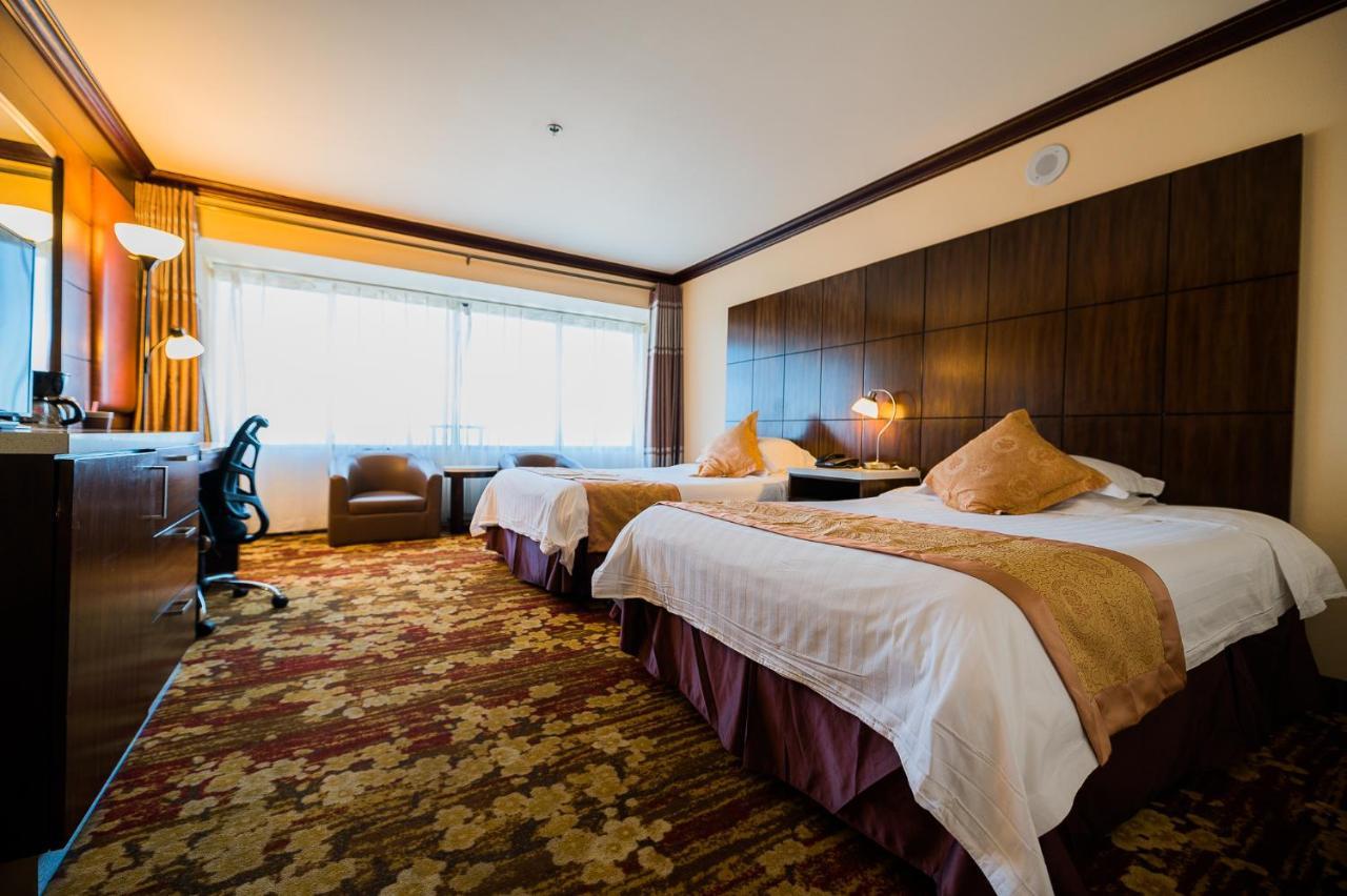 La Crystal -los Angeles-long Beach Area Carson